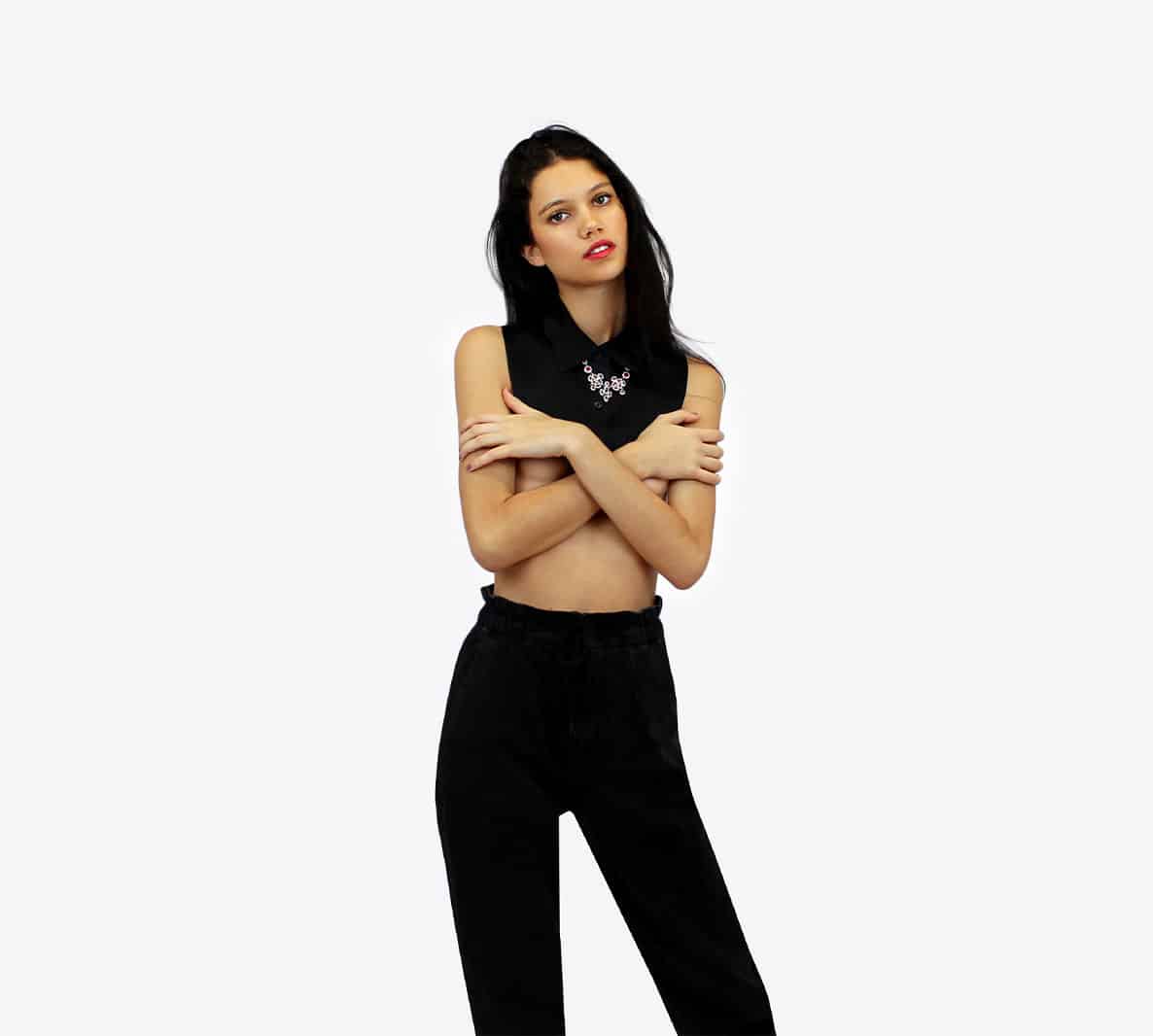 Collier ALYNE orné de cristaux rouges et blancs – Image 5