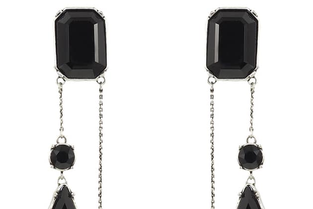 boucles d'oreilles en cristal noir et metal dore