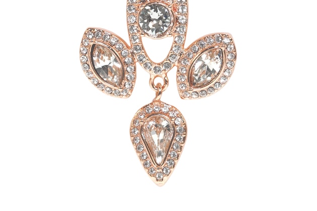 Boucles d'oreille AURA ornées de cristaux blancs – Image 3