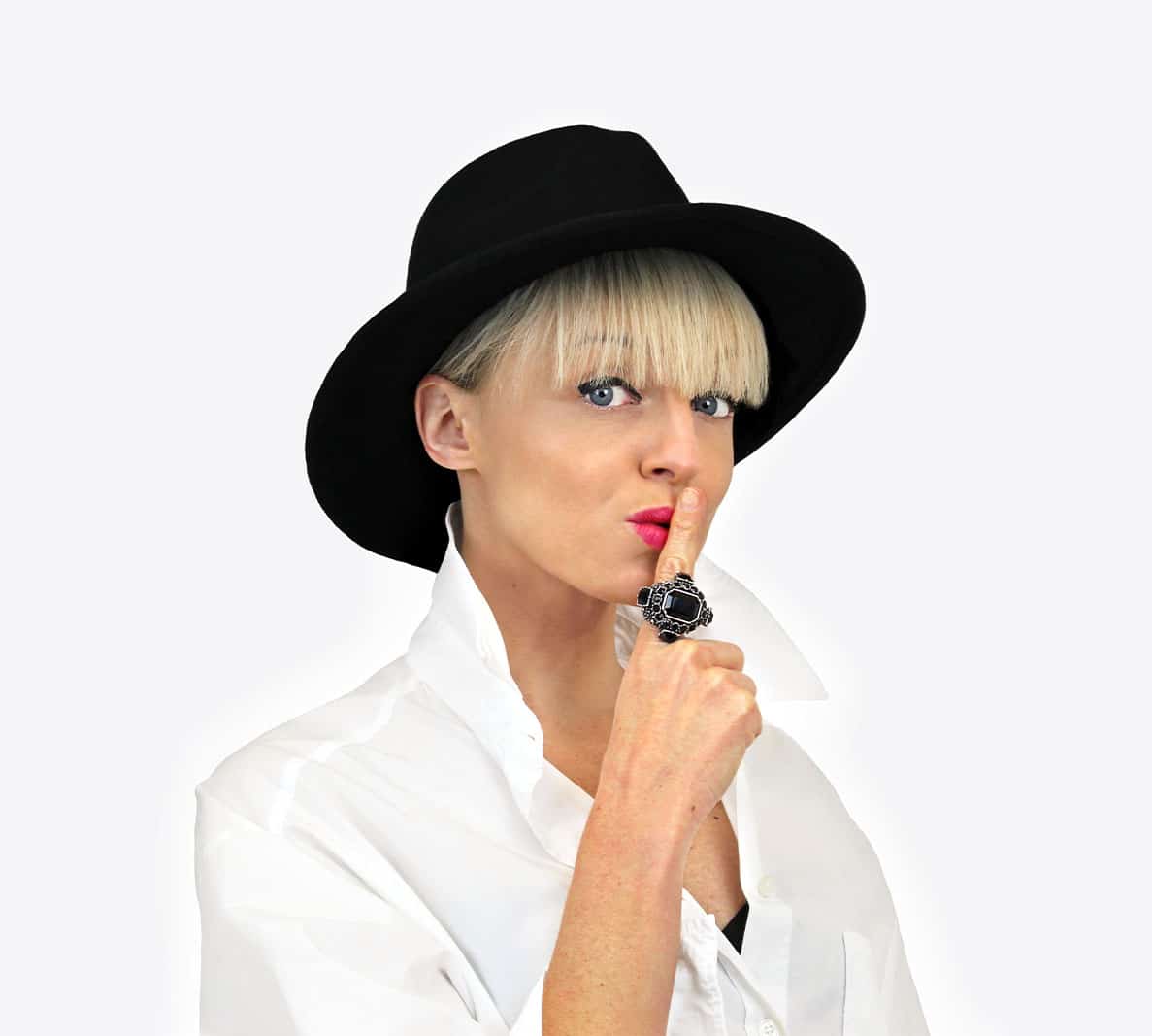 Bague RICHELIEU ornée de cristaux noirs – Image 4