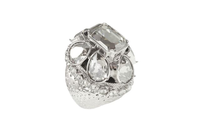 crystal and metal ring by on aura tout vu