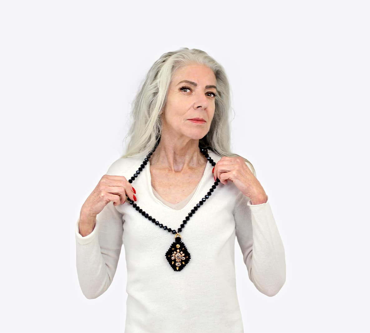 Collier mini plastron ABRAK brodé de perles et de cristaux – Image 5