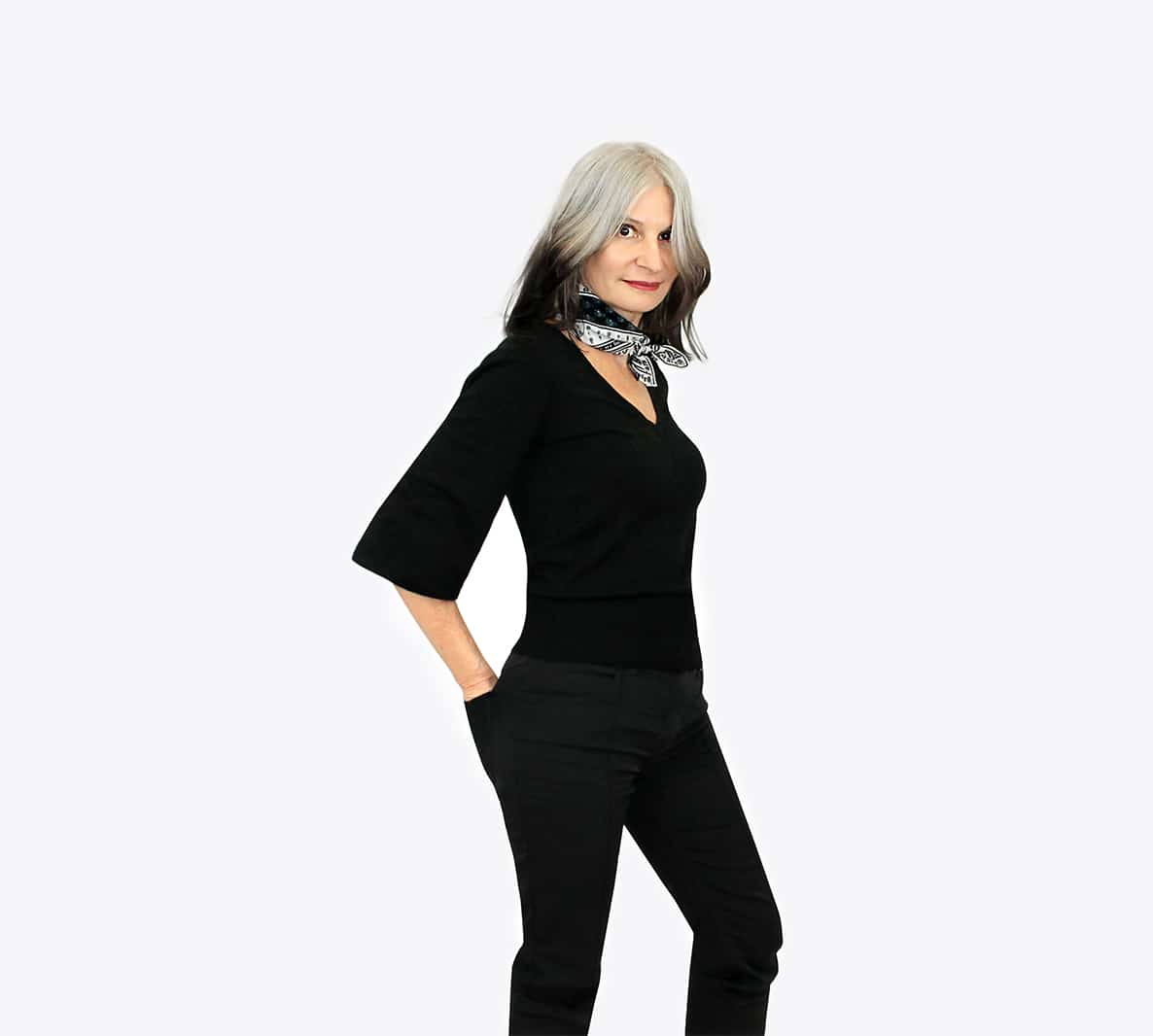 Petit carré BOKI imprimé de logos noirs et blancs – Image 4