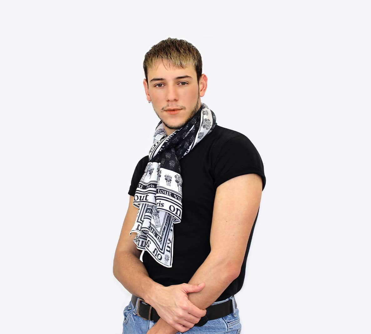 Echarpe BRALA imprimée de logos noirs et blancs – Image 4