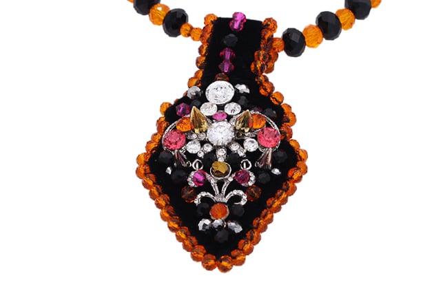 plastron losange baroque handmade avec des cristaux