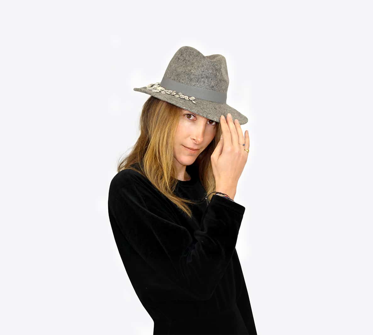 Chapeau KIRA brodé de cristaux – Image 5