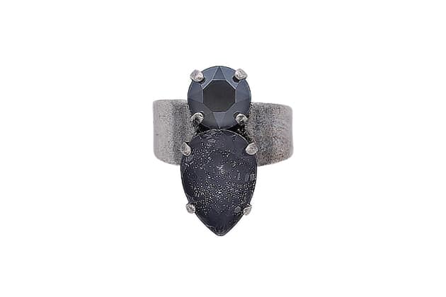 ring grey crystals and silver metal by on aura tout vu