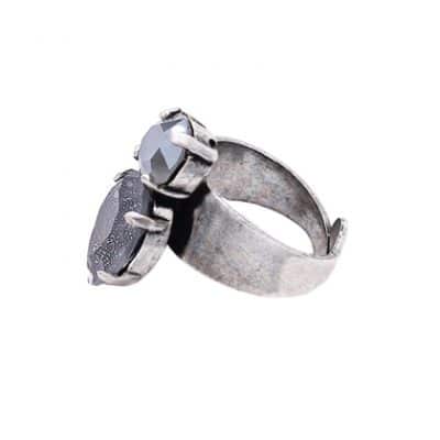 ring grey crystals and silver metal by on aura tout vu