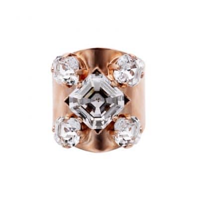 Cocktail ring with white square crystals by on aura tout vu