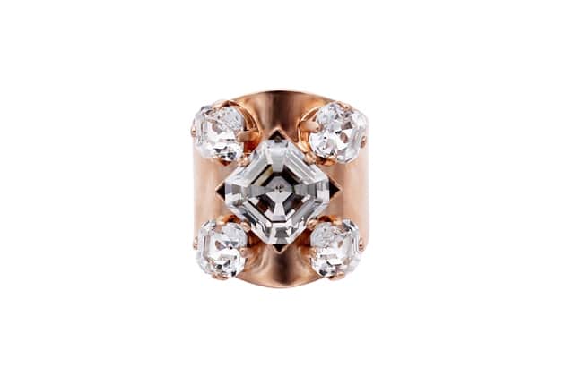 Cocktail ring with white square crystals by on aura tout vu
