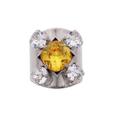 Cocktail ring with square crystals by on aura tout vu