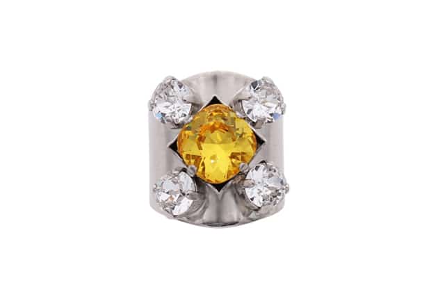 Bague cocktail avec des cristaux carrés par on aura tout vu