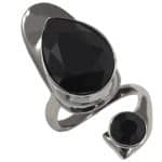 Bague ongle MORTICIA en métal sombre orné de cristaux noirs – Image 2