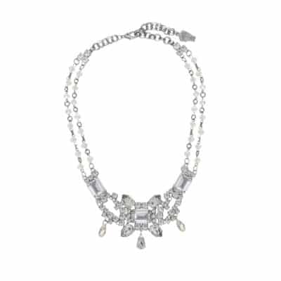 white crystal and pearl necklace on aura tout vu
