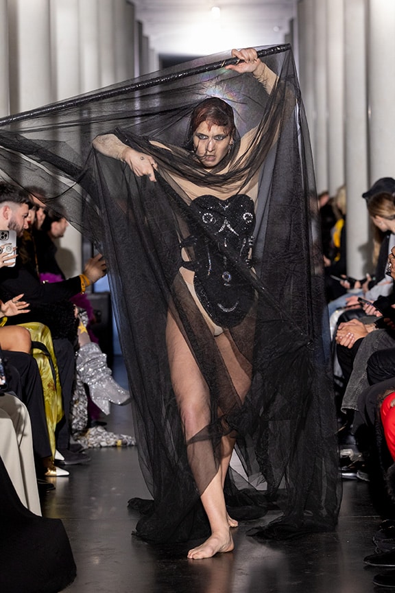 on aura tout vu couture 2024 illusions collection haute couture fashion week paris