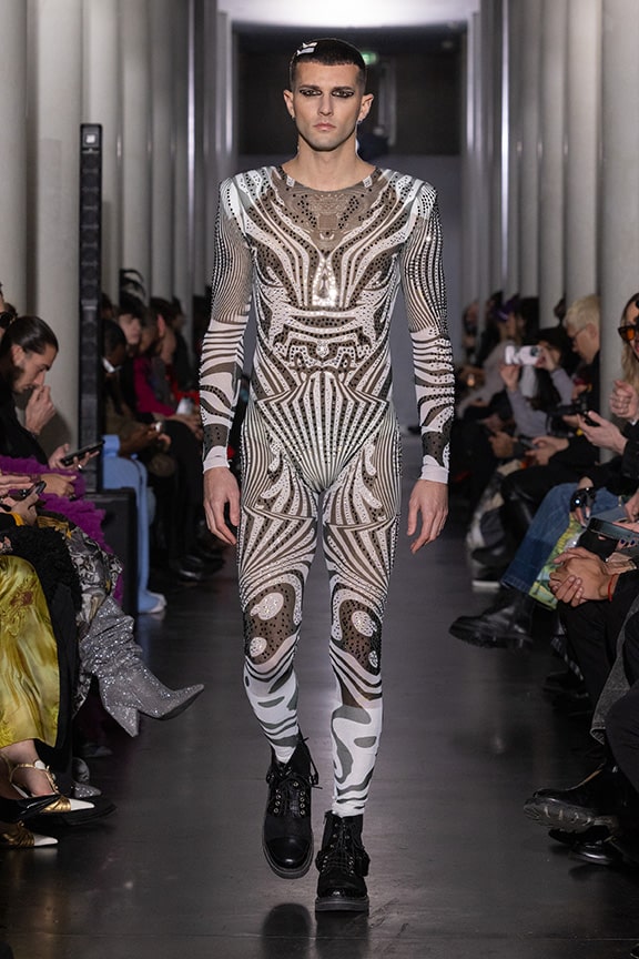 on aura tout vu couture 2024 illusions Optical illusion mens jumpsuit by collection haute couture fashion week paris