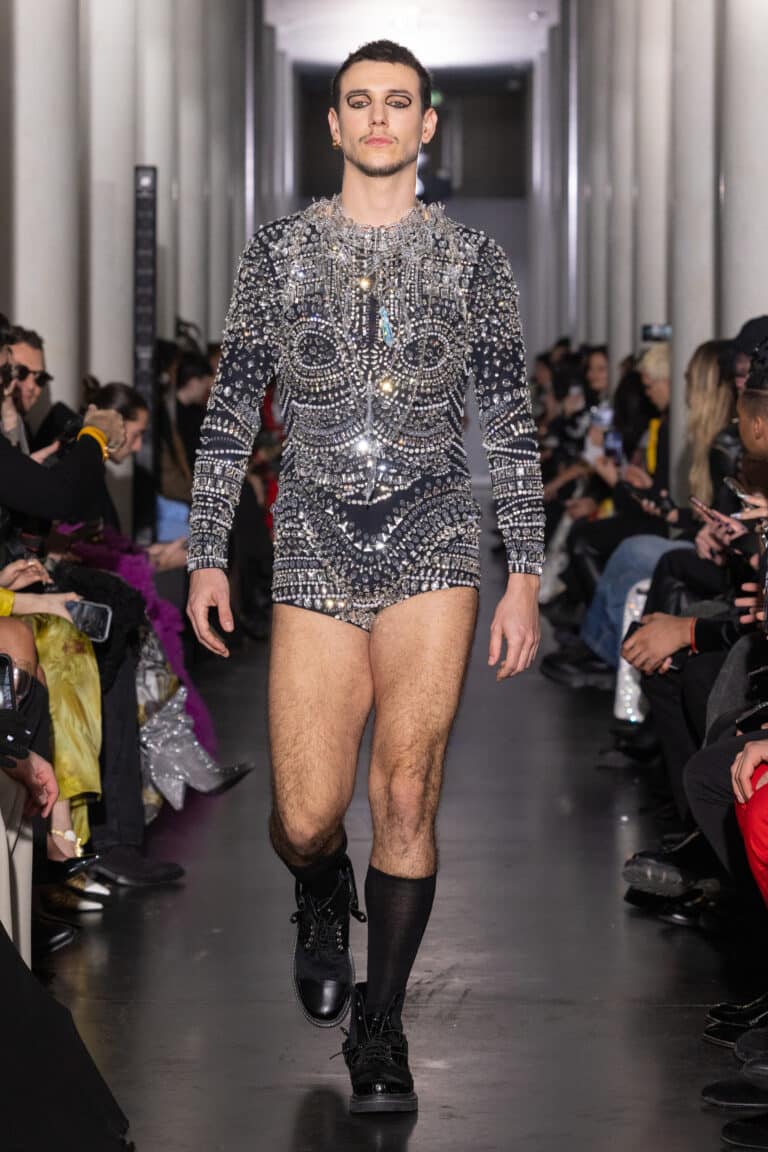 Mens cristals body by on aura tout vu couture 2024 illusions collection haute couture fashion week paris