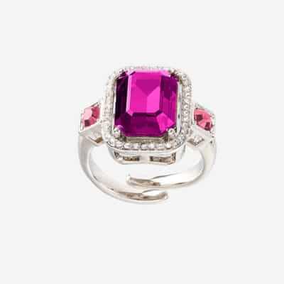 Bague en metal et cristal rectangulaire rose par moulin rouge by on aura tout vu