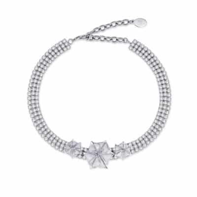 collier choker en cristal et fleurs datura zhang zhehan x on aura tout vu
