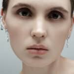 Manchette d'oreille Damien cristaux et fleurs datura blues zhang zhehan x on aura tout vu