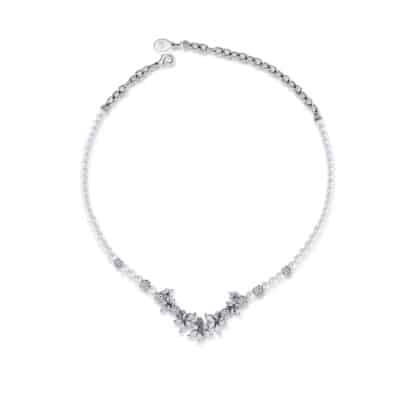 collier perles et fleurs datura zhang-zhehan xon aura tout vu