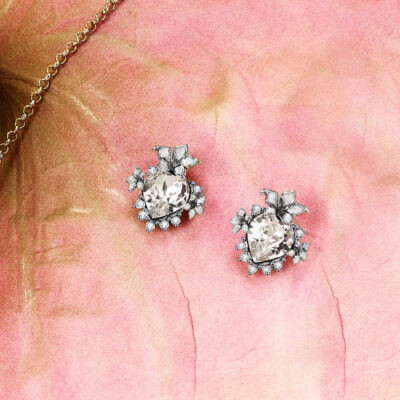 boucles d'oreilles pour femme en forme de cœur avec strass et fleurs datura de EHz-Z x On Aura Tout Vu