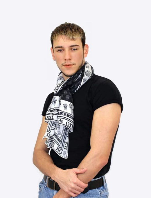 brala_long_scarf_black_white_logomania_onauratoutvu_worn_by_man (1)